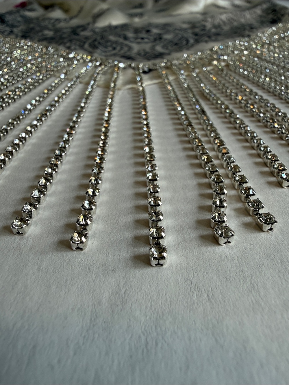 NWT Luxe Blingdana bandana with crystal fringe - Picture 8 of 9